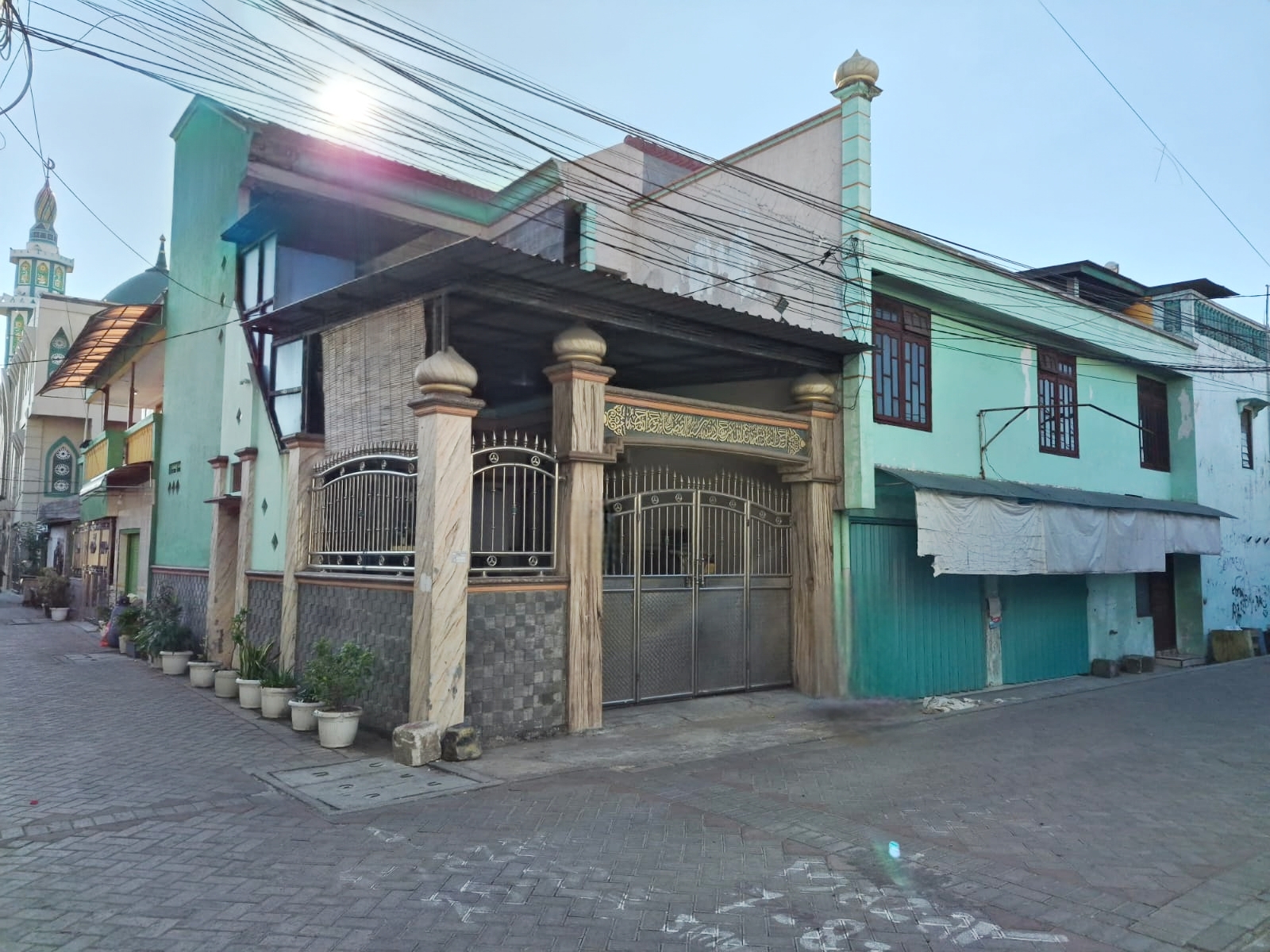 Tampak Dalam